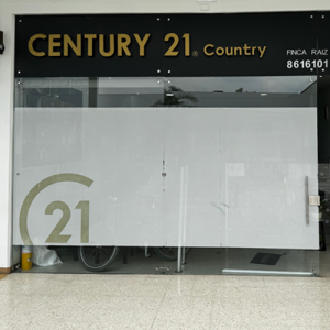 CENTURY 21 COUNTRY